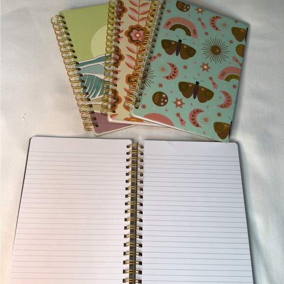 Set of 4 Colorful Spiral Notebook Journals 240 Page Each - Picture 3 of 12